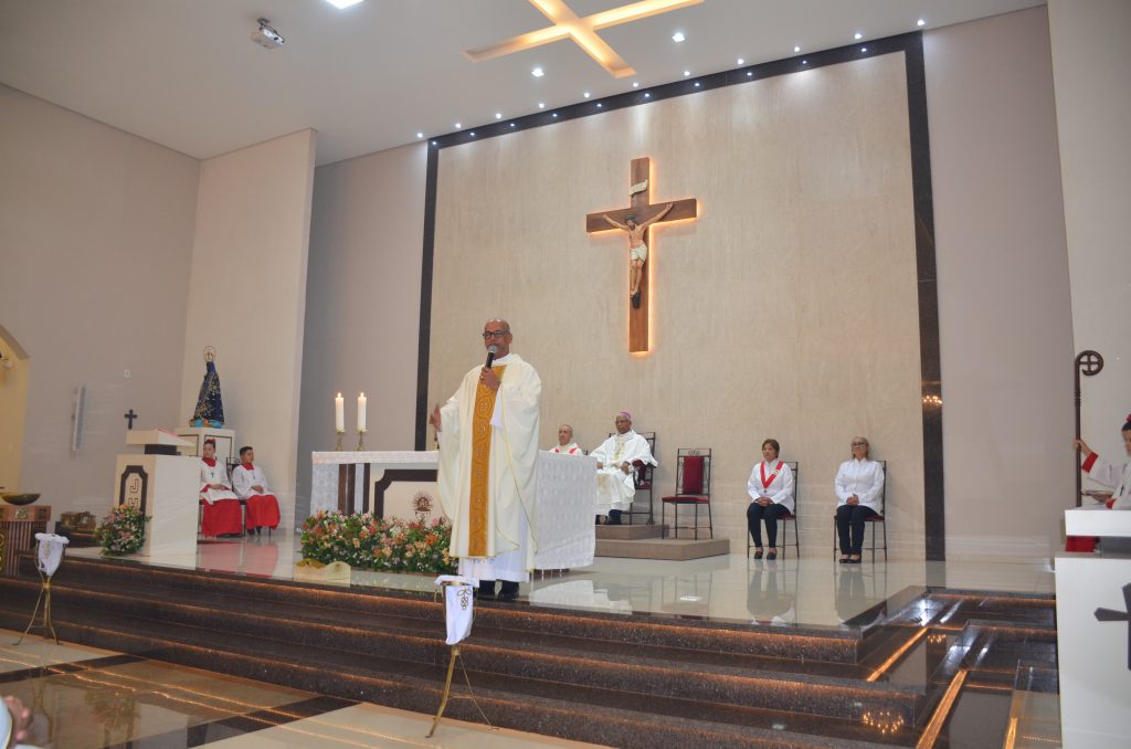 Paróquia de Dourados inaugura grandiosa imagem de Nossa Senhora Aparecida