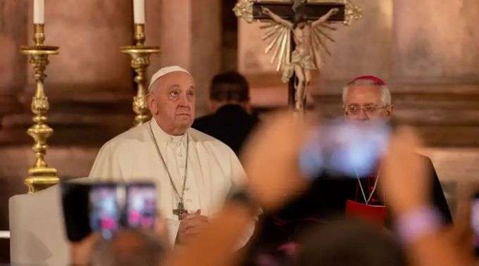 Na homilia das vésperas que rezou hoje (2) acompanhado por bispos, padres, diáconos, consagrados e consagradas, seminaristas de Portugal, o papa Francisco os encorajou a vencer o pessimismo e lançar as redes novamente com esperança.