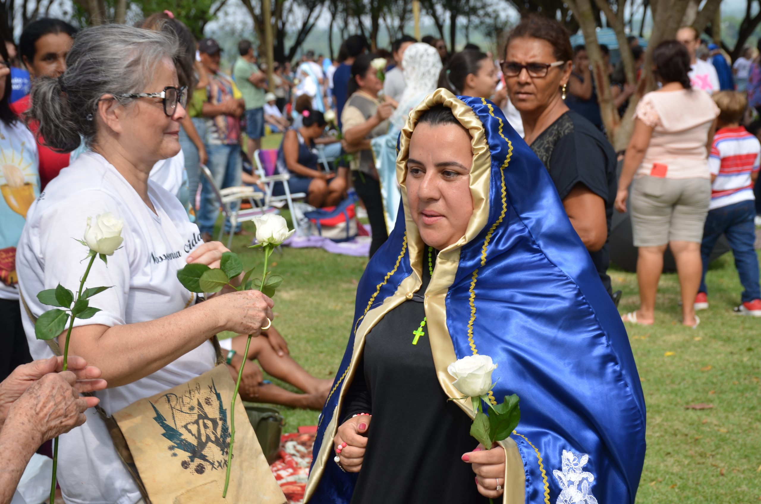 Romaria de N.Sra. Aparecida leva milhares de fiéis ao Santuário de Vila São Pedro