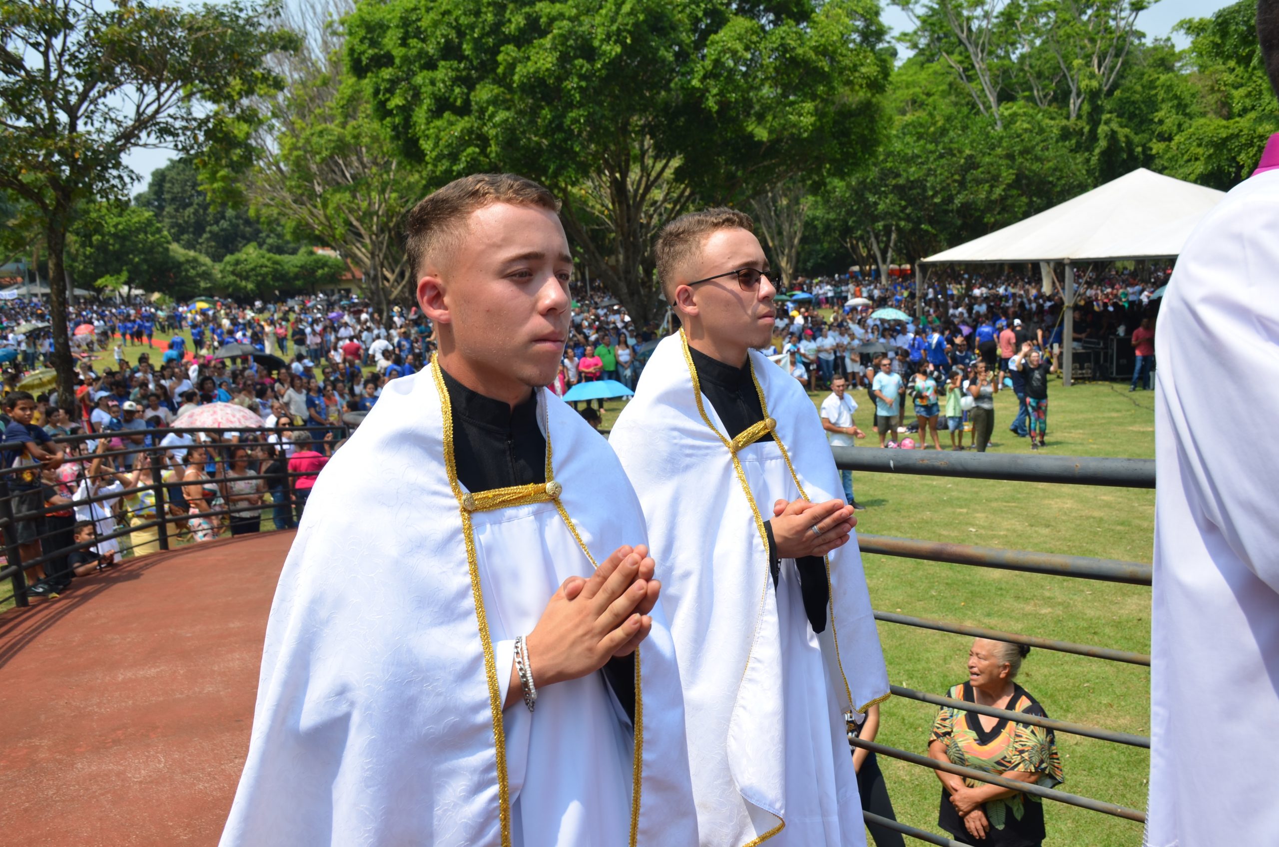 Romaria de N.Sra. Aparecida leva milhares de fiéis ao Santuário de Vila São Pedro