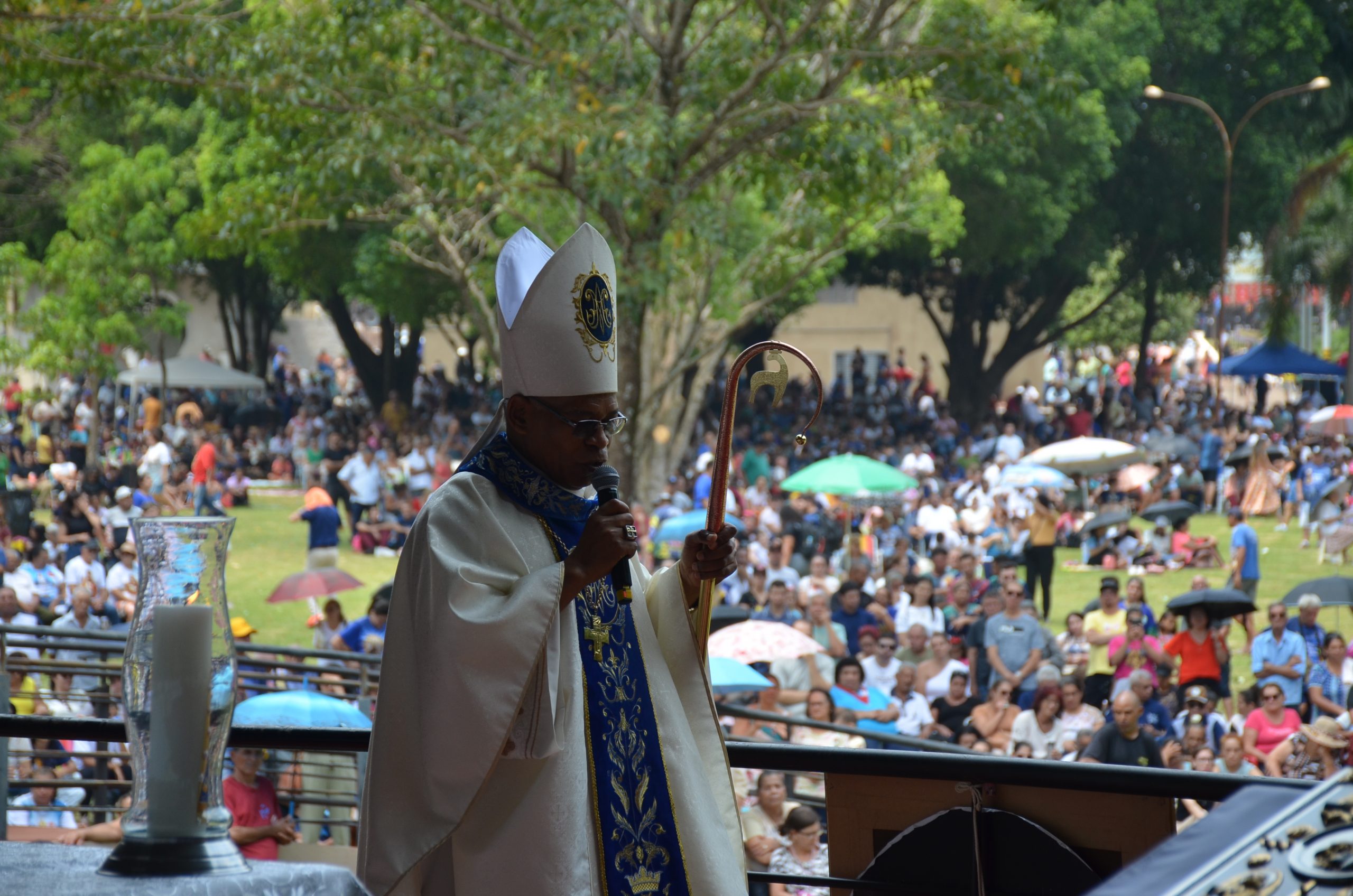 Romaria de N.Sra. Aparecida leva milhares de fiéis ao Santuário de Vila São Pedro