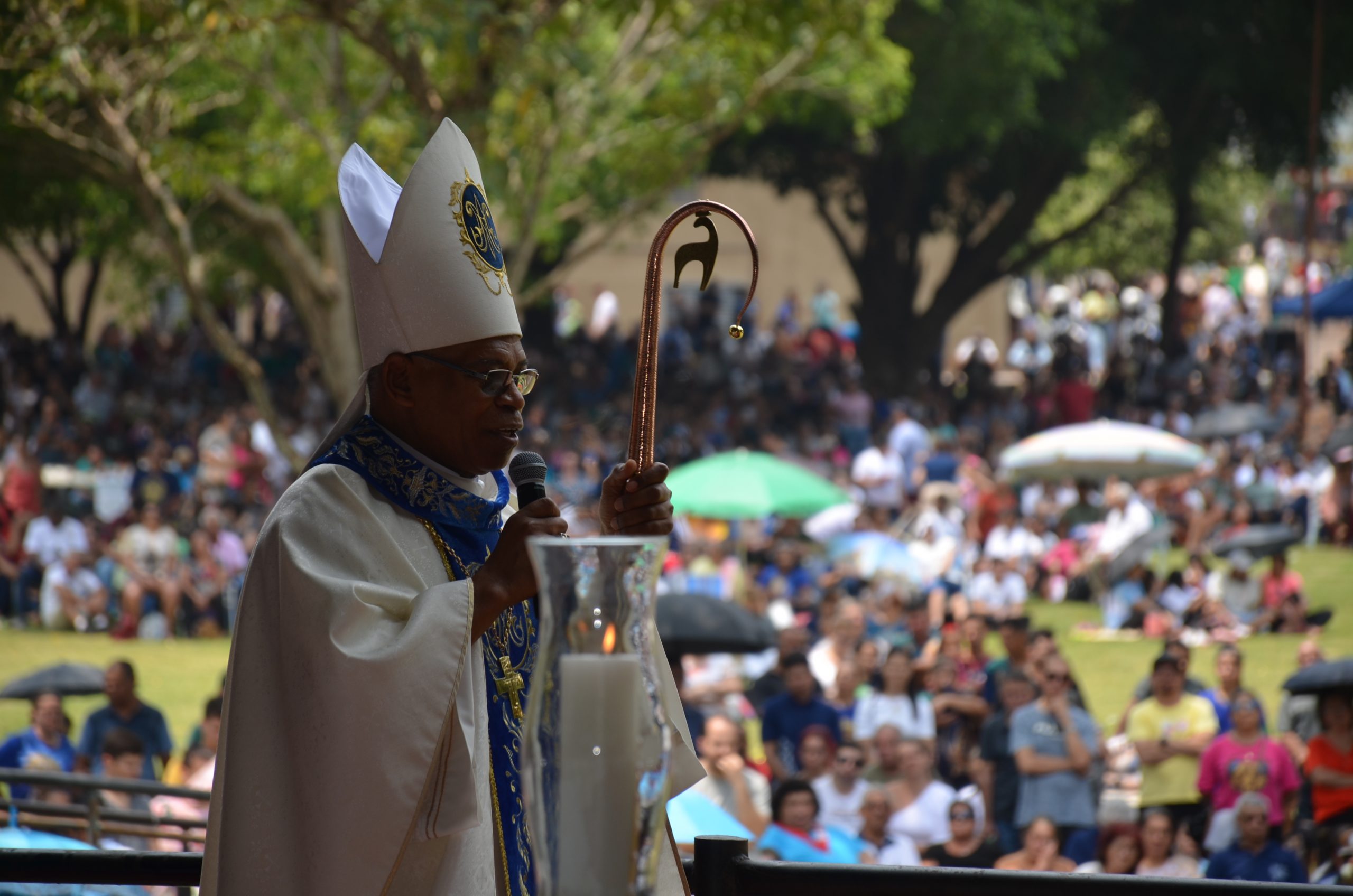 Romaria de N.Sra. Aparecida leva milhares de fiéis ao Santuário de Vila São Pedro