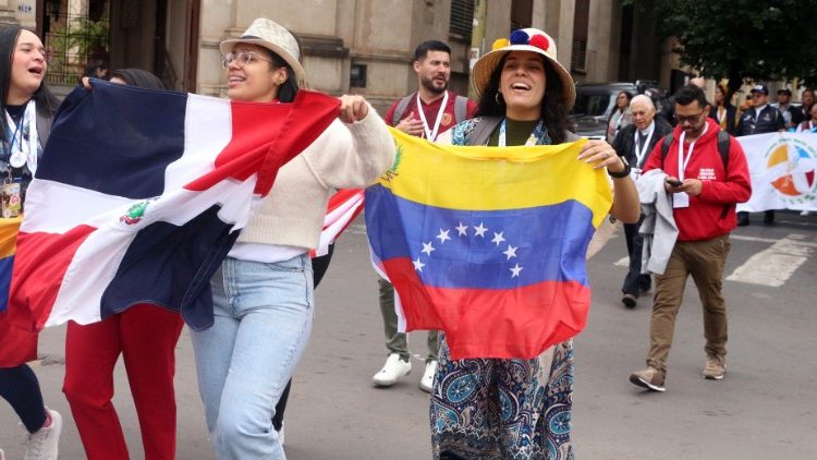 Papa Francisco convida os jovens latinos a continuar se preparando para o Jubileu