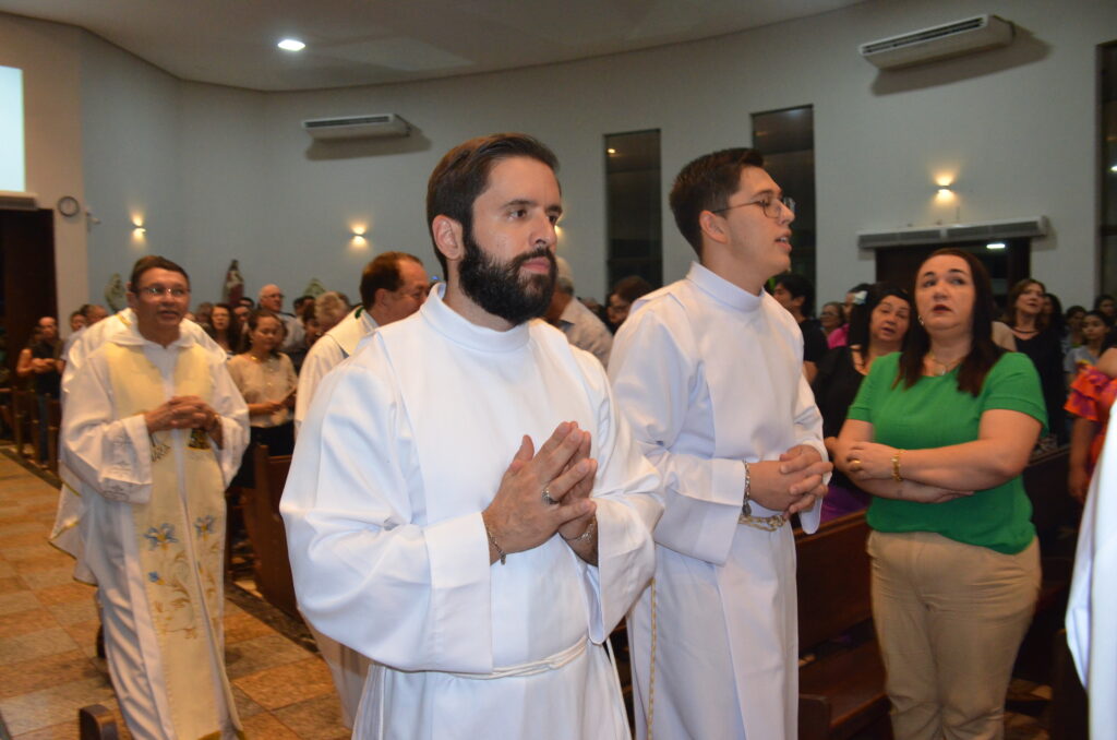 Missa em Ação de Graças e homenagens marcam os 16 anos de sacerdócio do Pe. Marcos Roberto