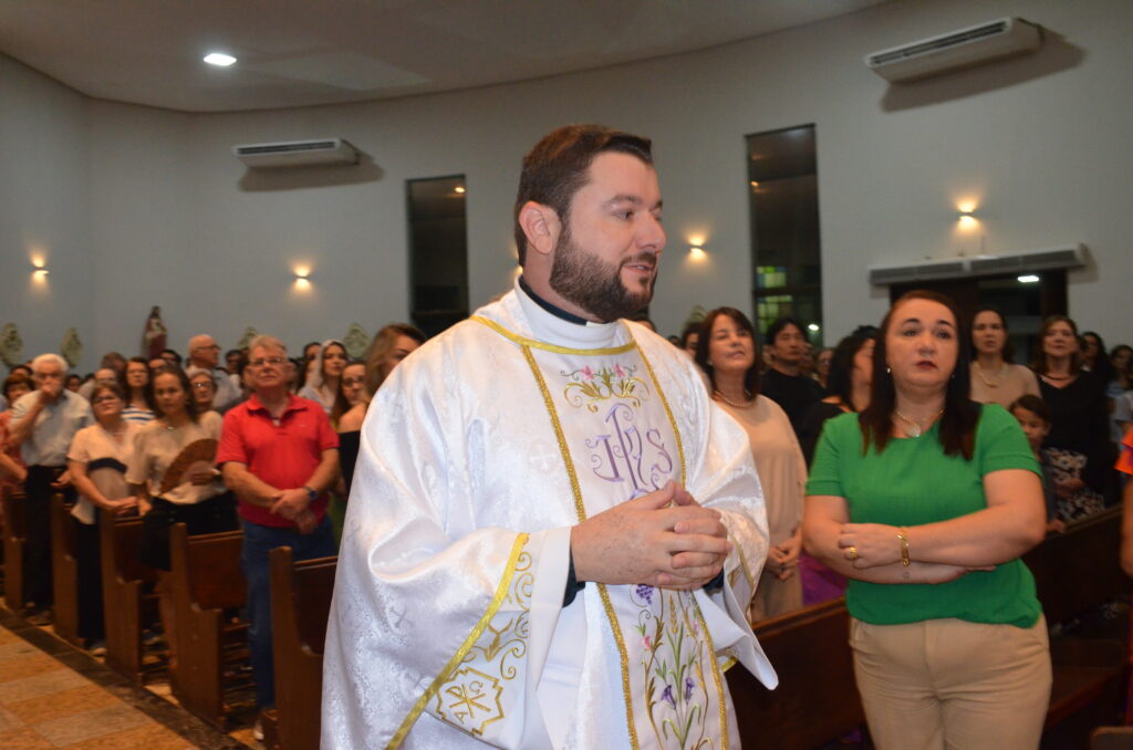 Missa em Ação de Graças e homenagens marcam os 16 anos de sacerdócio do Pe. Marcos Roberto