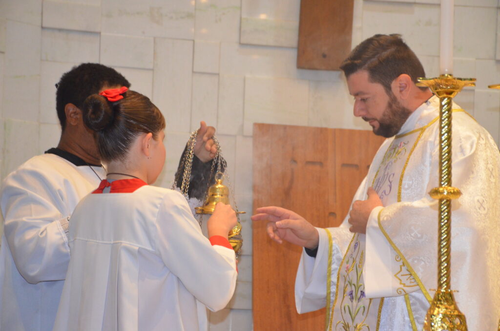 Missa em Ação de Graças e homenagens marcam os 16 anos de sacerdócio do Pe. Marcos Roberto