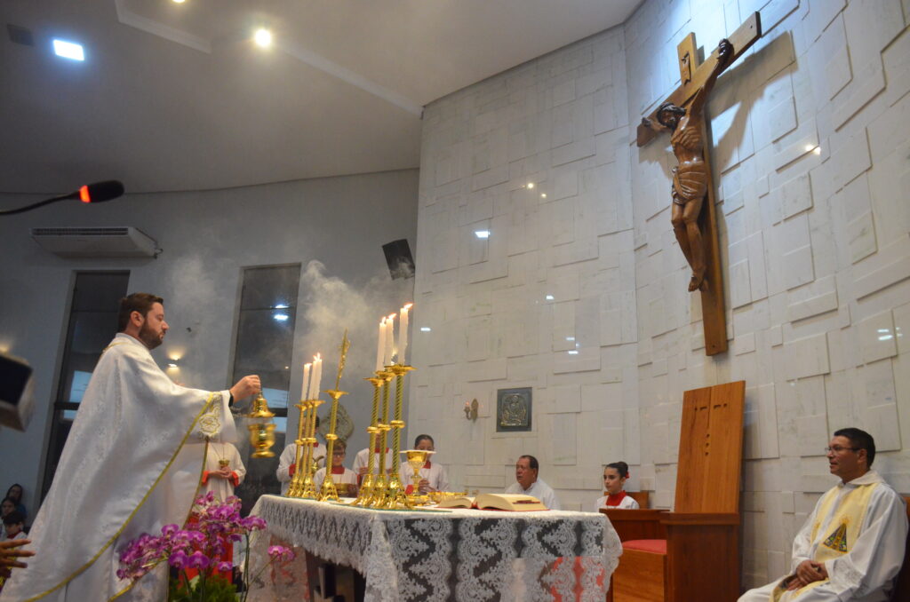 Missa em Ação de Graças e homenagens marcam os 16 anos de sacerdócio do Pe. Marcos Roberto