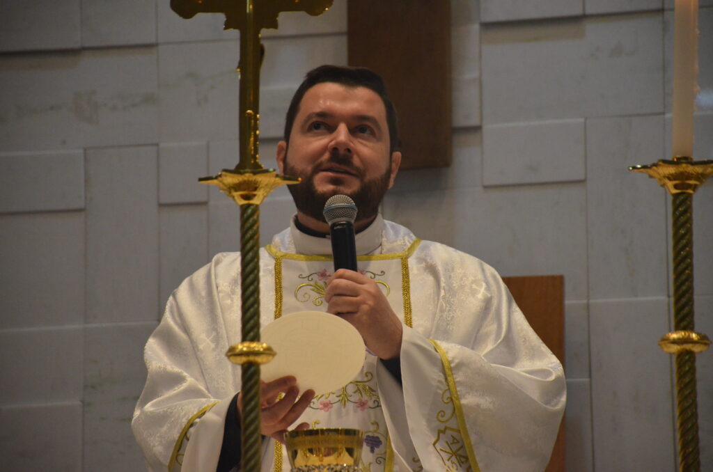 Missa em Ação de Graças e homenagens marcam os 16 anos de sacerdócio do Pe. Marcos Roberto