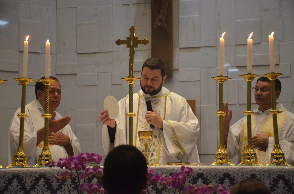 Missa em Ação de Graças e homenagens marcam os 16 anos de sacerdócio do Pe. Marcos Roberto