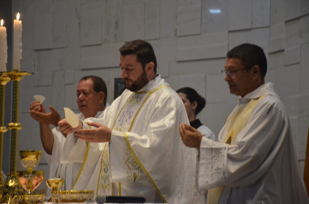 Missa em Ação de Graças e homenagens marcam os 16 anos de sacerdócio do Pe. Marcos Roberto