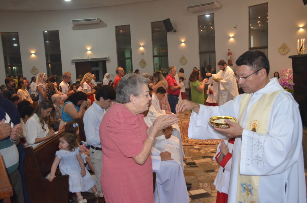 Missa em Ação de Graças e homenagens marcam os 16 anos de sacerdócio do Pe. Marcos Roberto