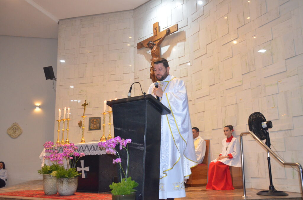 Missa em Ação de Graças e homenagens marcam os 16 anos de sacerdócio do Pe. Marcos Roberto