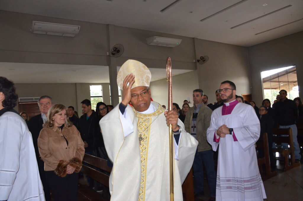 Dom Henrique preside Solenidade de Dedicação do Novo Altar do Santuário Pe. Pio