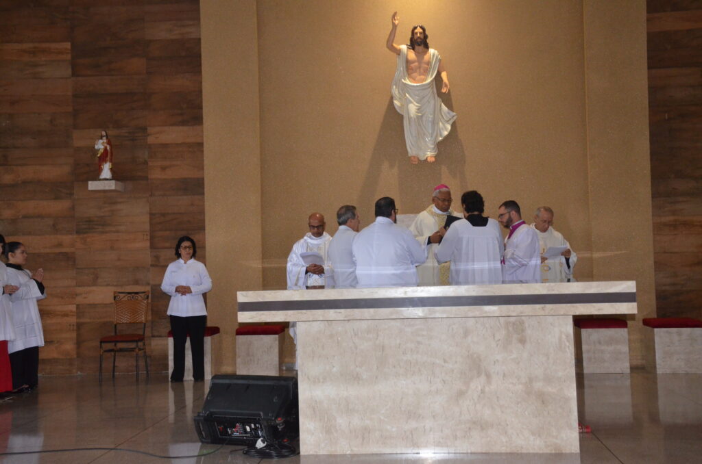 Dom Henrique preside Solenidade de Dedicação do Novo Altar do Santuário Pe. Pio