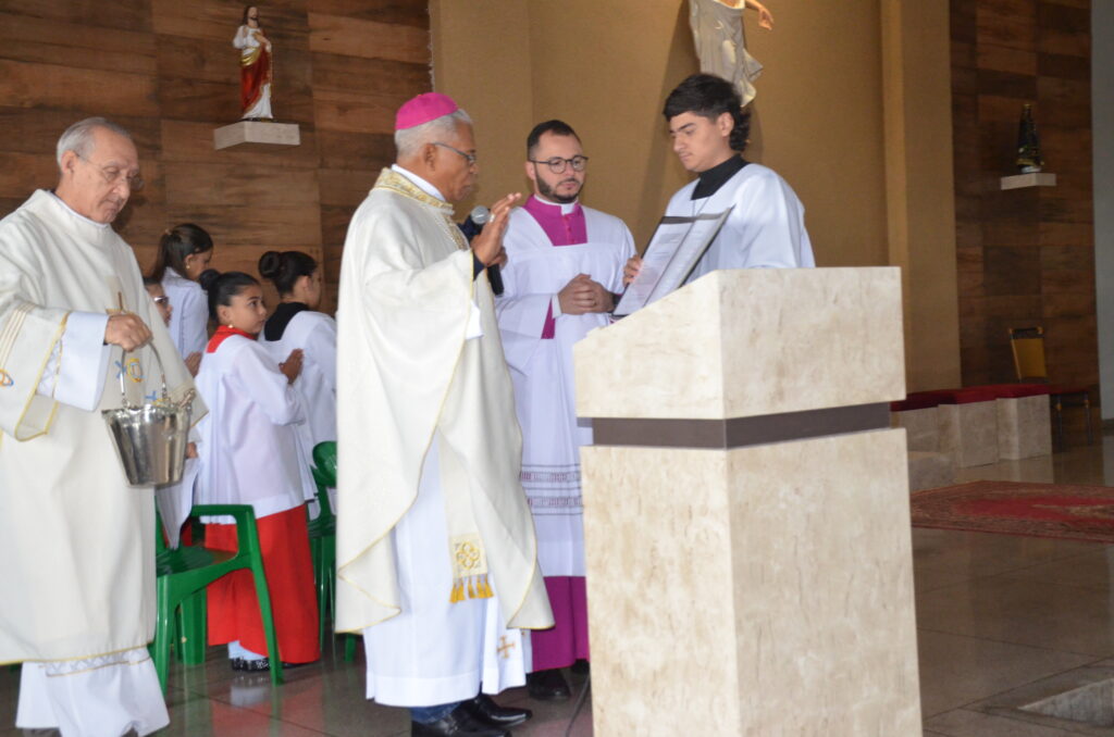 Dom Henrique preside Solenidade de Dedicação do Novo Altar do Santuário Pe. Pio