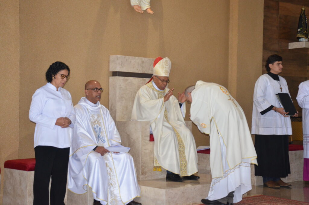 Dom Henrique preside Solenidade de Dedicação do Novo Altar do Santuário Pe. Pio