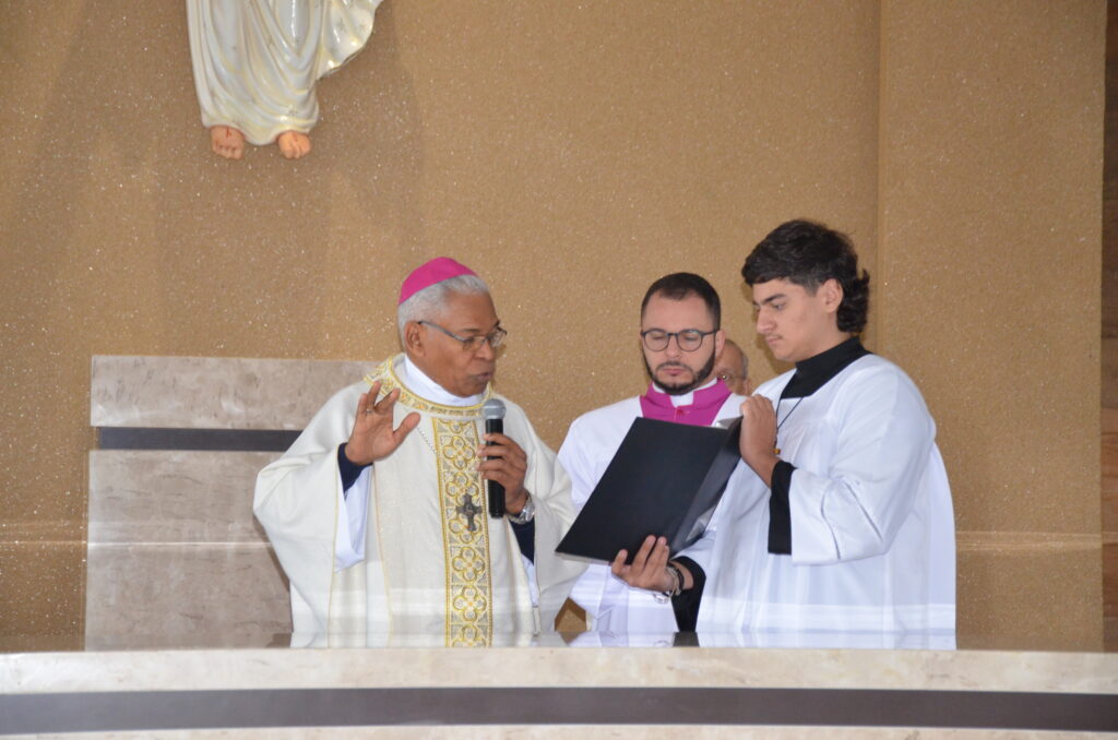 Dom Henrique preside Solenidade de Dedicação do Novo Altar do Santuário Pe. Pio