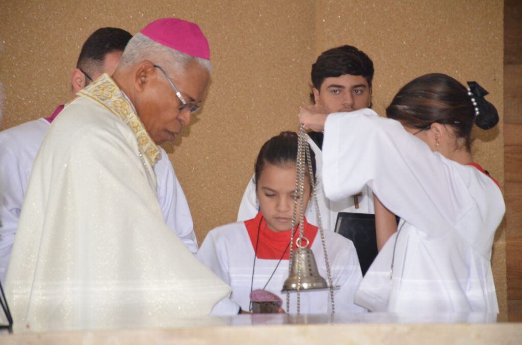 Dom Henrique preside Solenidade de Dedicação do Novo Altar do Santuário Pe. Pio