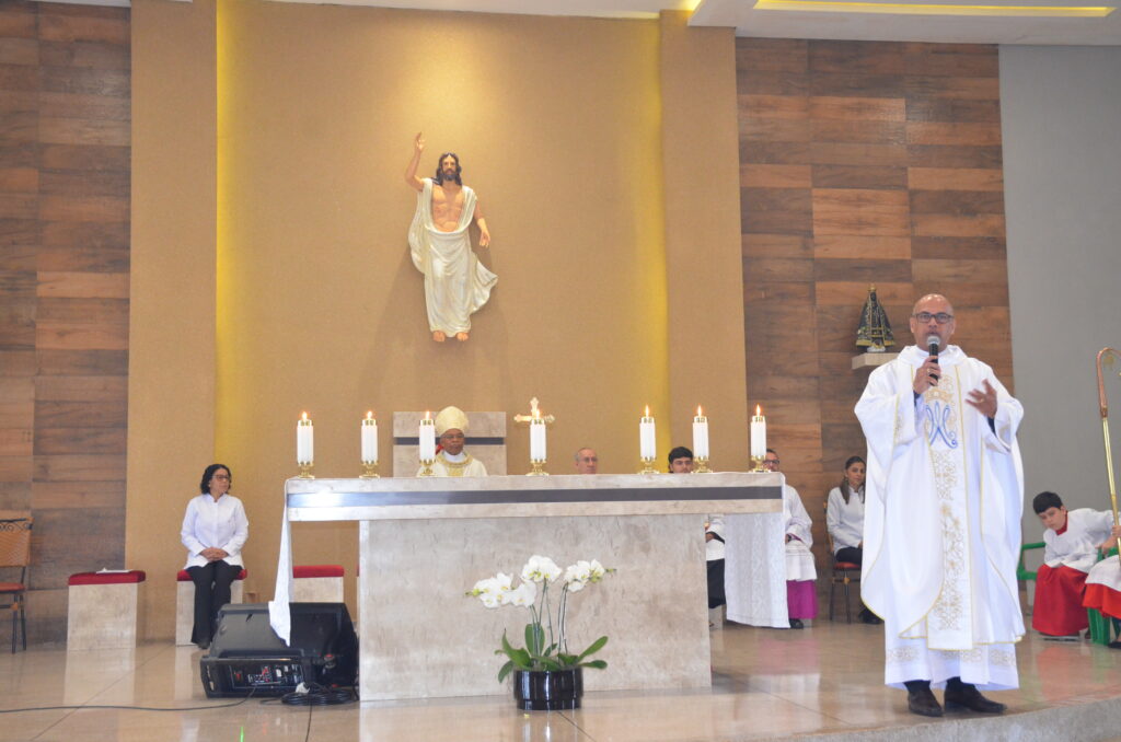 Dom Henrique preside Solenidade de Dedicação do Novo Altar do Santuário Pe. Pio