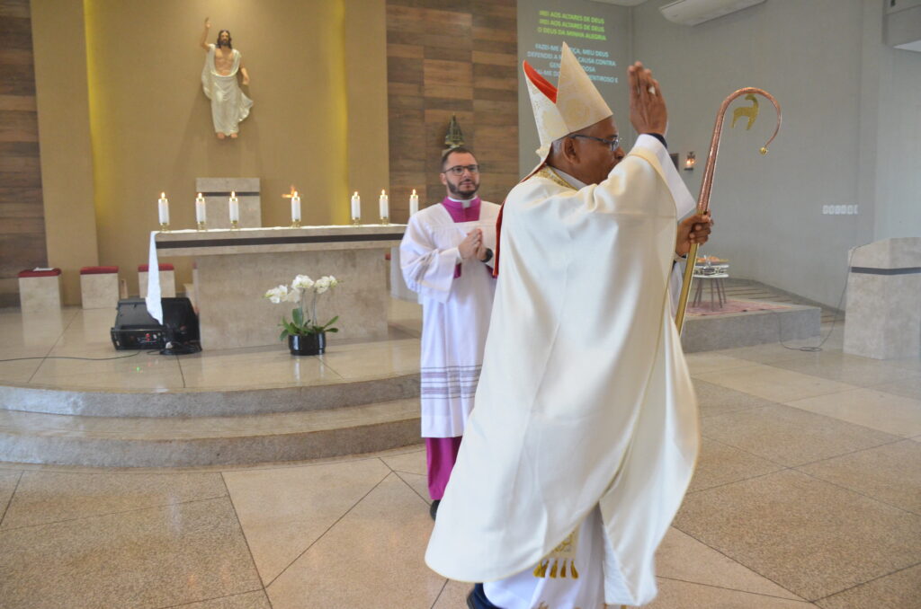 Dom Henrique preside Solenidade de Dedicação do Novo Altar do Santuário Pe. Pio