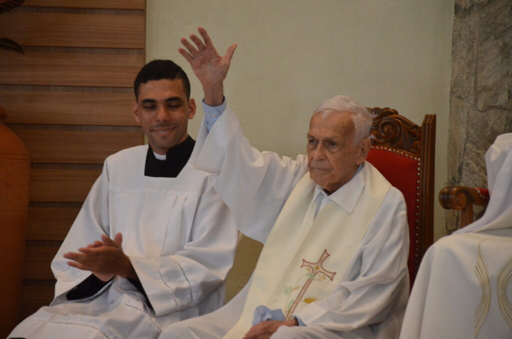 Missa em Ação de Graças pelos 90 anos do Padre Wilbert(Beto)