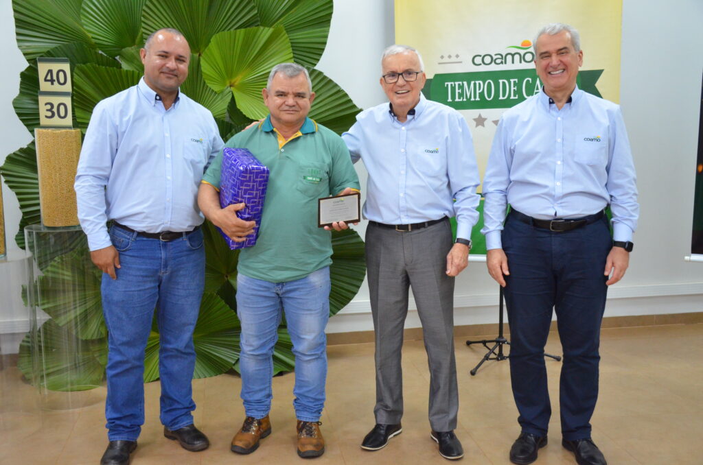 Tempo de Casa: COAMO presta homenagem aos seus funcionários