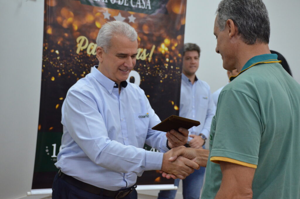 Tempo de Casa: COAMO presta homenagem aos seus funcionários