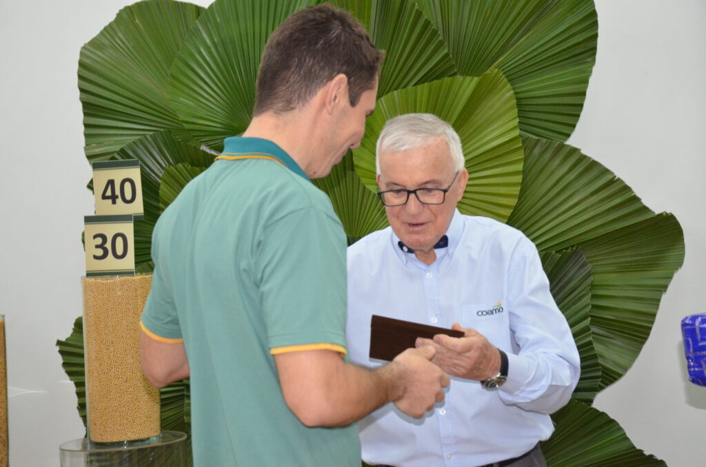 Tempo de Casa: COAMO presta homenagem aos seus funcionários