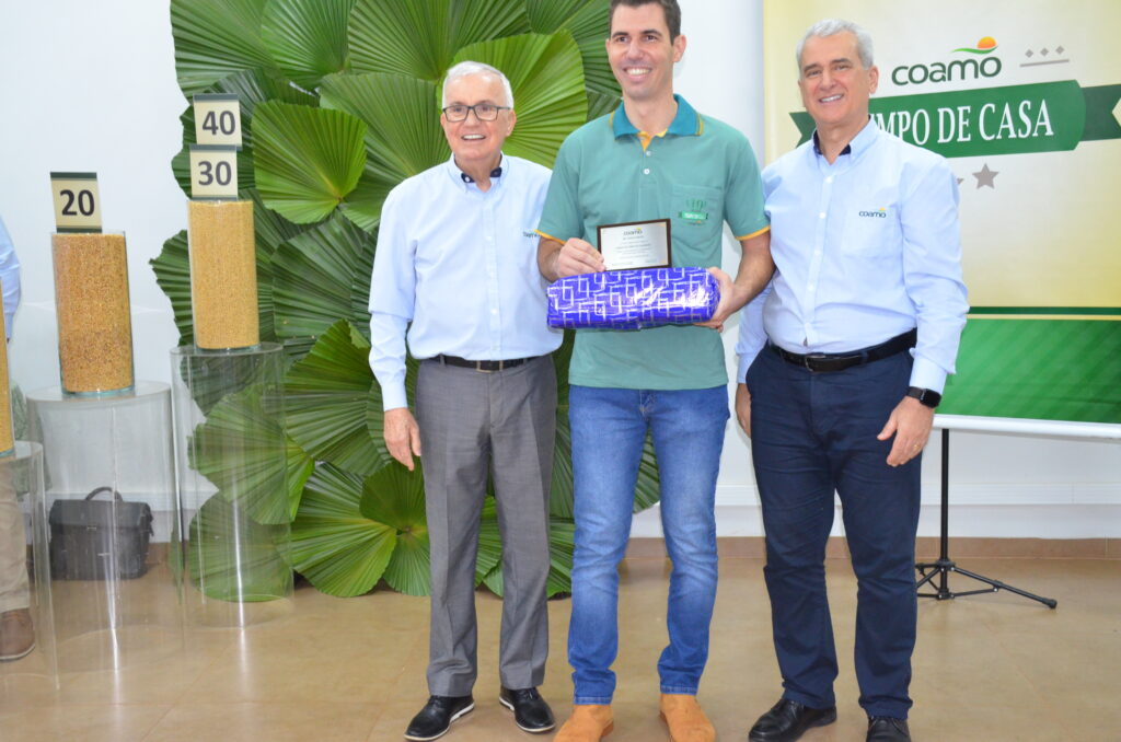 Tempo de Casa: COAMO presta homenagem aos seus funcionários