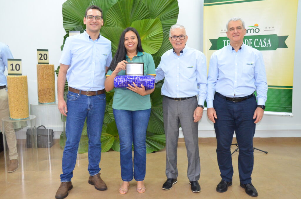 Tempo de Casa: COAMO presta homenagem aos seus funcionários