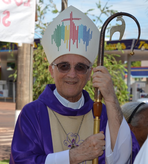 Durante seu episcopado o programa ‘A Palavra do Pastor’ nas sextas-feiras e concedeu inúmeras entrevistas na Rádio Coração FM, a qual tinha um carinho imenso e este carinho é guardado e será eterno no coração de cada funcionário e membro da diretoria da Fundação Terceiro Milênio.