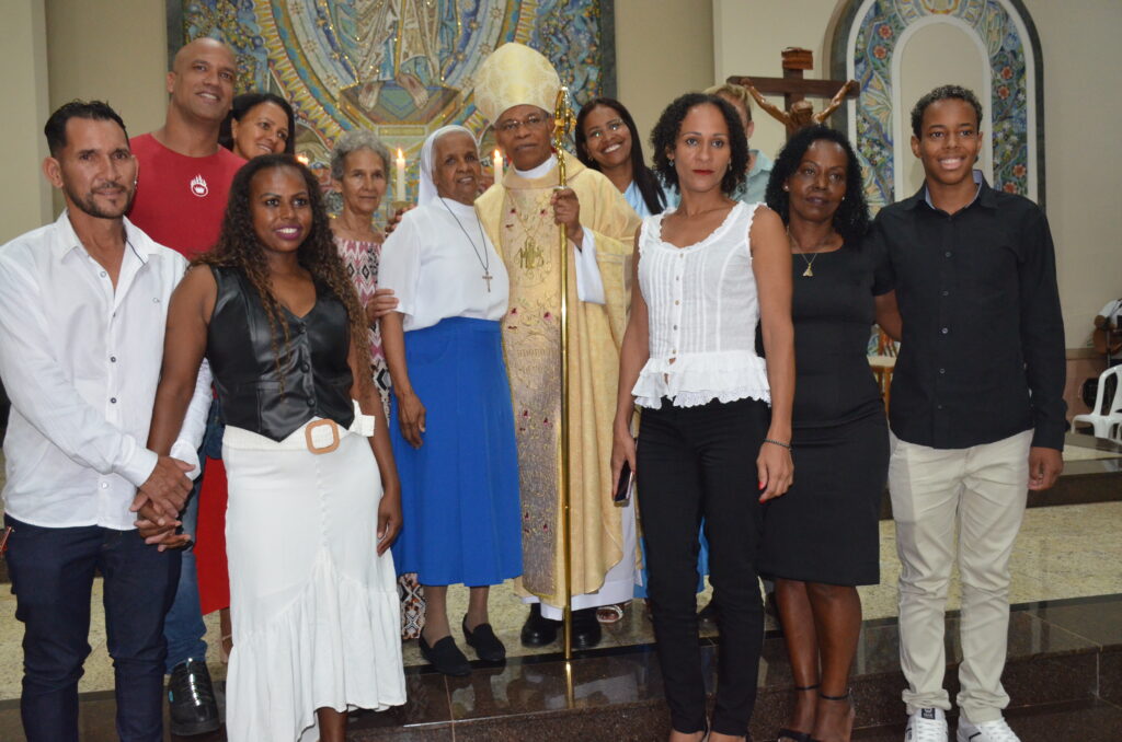 Missa Ação de Graças pelos 9 anos de ordenação episcopal Dom Henrique e 80 anos de sua mãe, ir. Sebastiana.