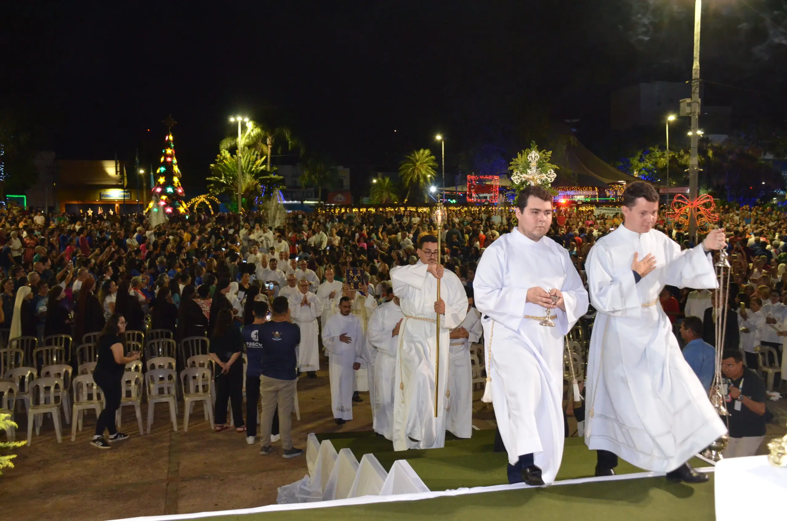 Abertura do Ano Jubilar reúne multidão de fiéis em Dourados